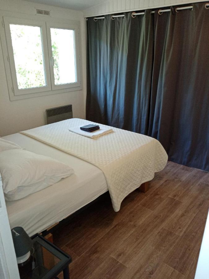 Chalet Agreable, A Proximite Du Centre Historique, Golf Academy Villeneuve-les-Avignon Luaran gambar