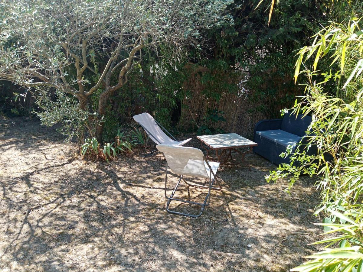 Chalet Agreable, A Proximite Du Centre Historique, Golf Academy Villeneuve-les-Avignon Luaran gambar