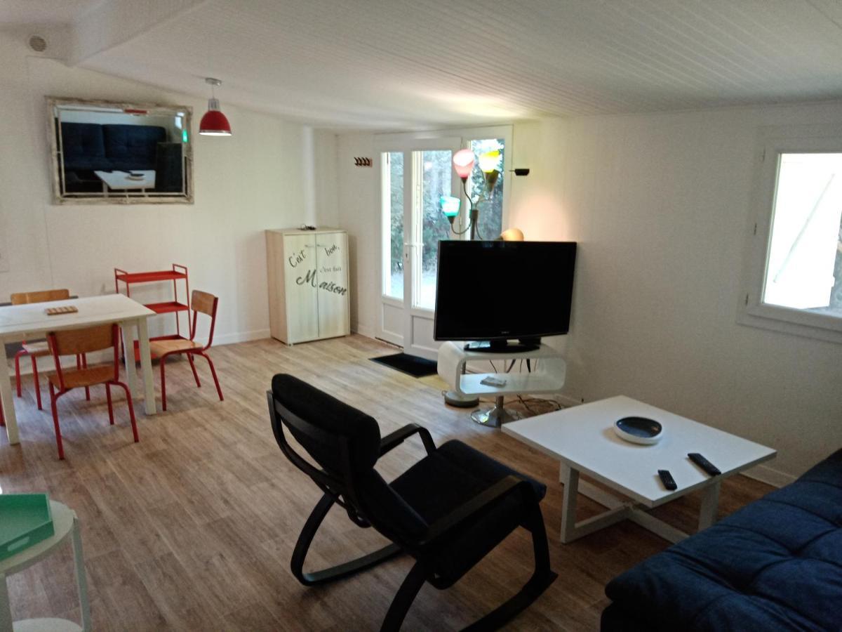 Chalet Agreable, A Proximite Du Centre Historique, Golf Academy Villeneuve-les-Avignon Luaran gambar