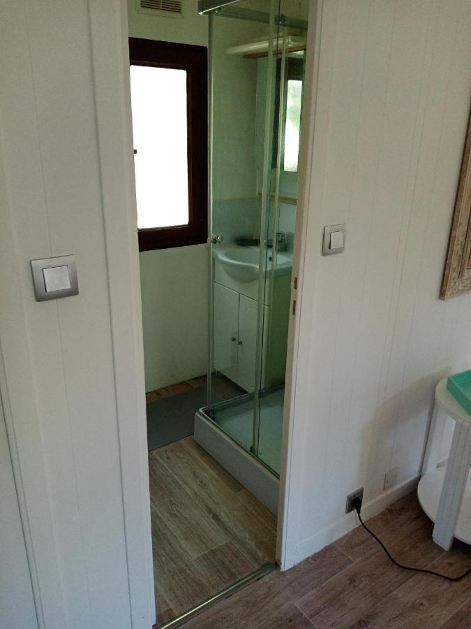Chalet Agreable, A Proximite Du Centre Historique, Golf Academy Villeneuve-les-Avignon Luaran gambar