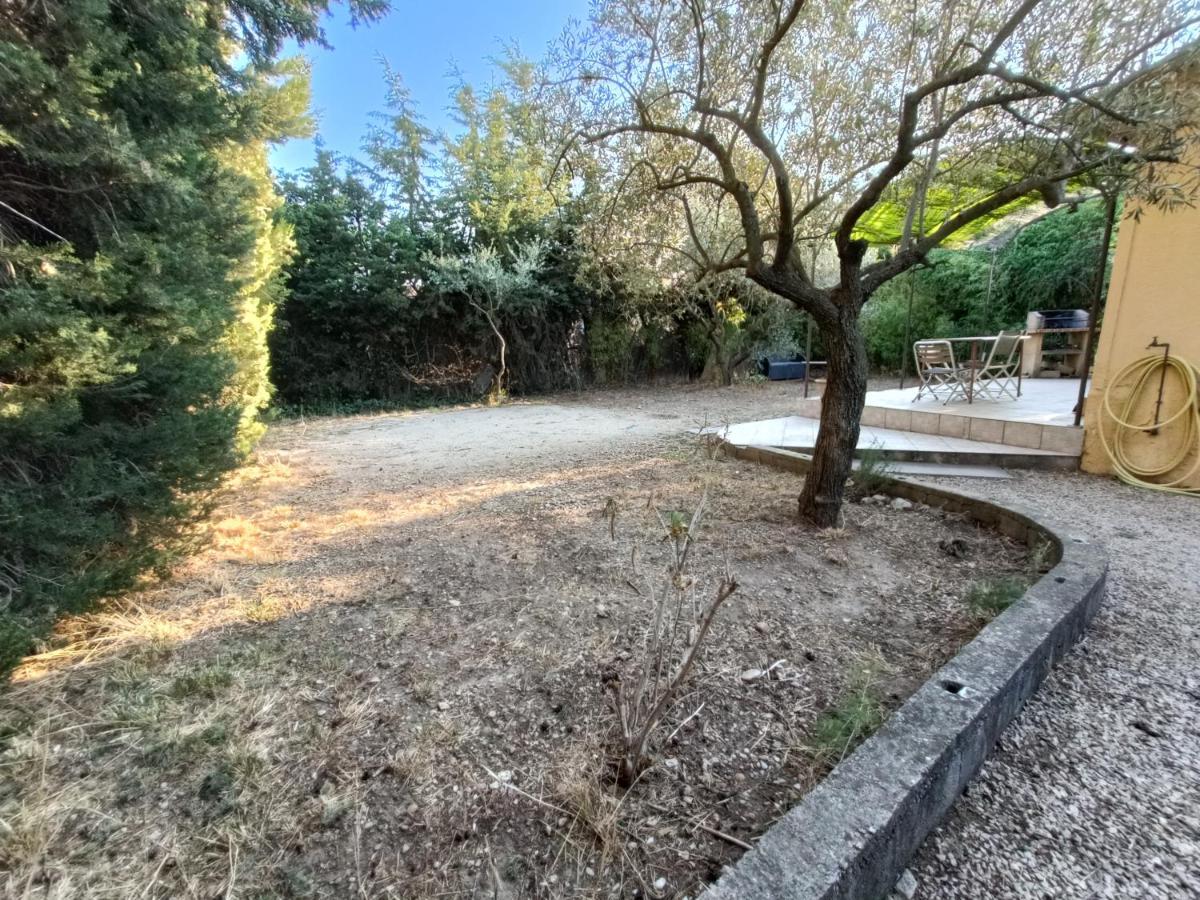Chalet Agreable, A Proximite Du Centre Historique, Golf Academy Villeneuve-les-Avignon Luaran gambar